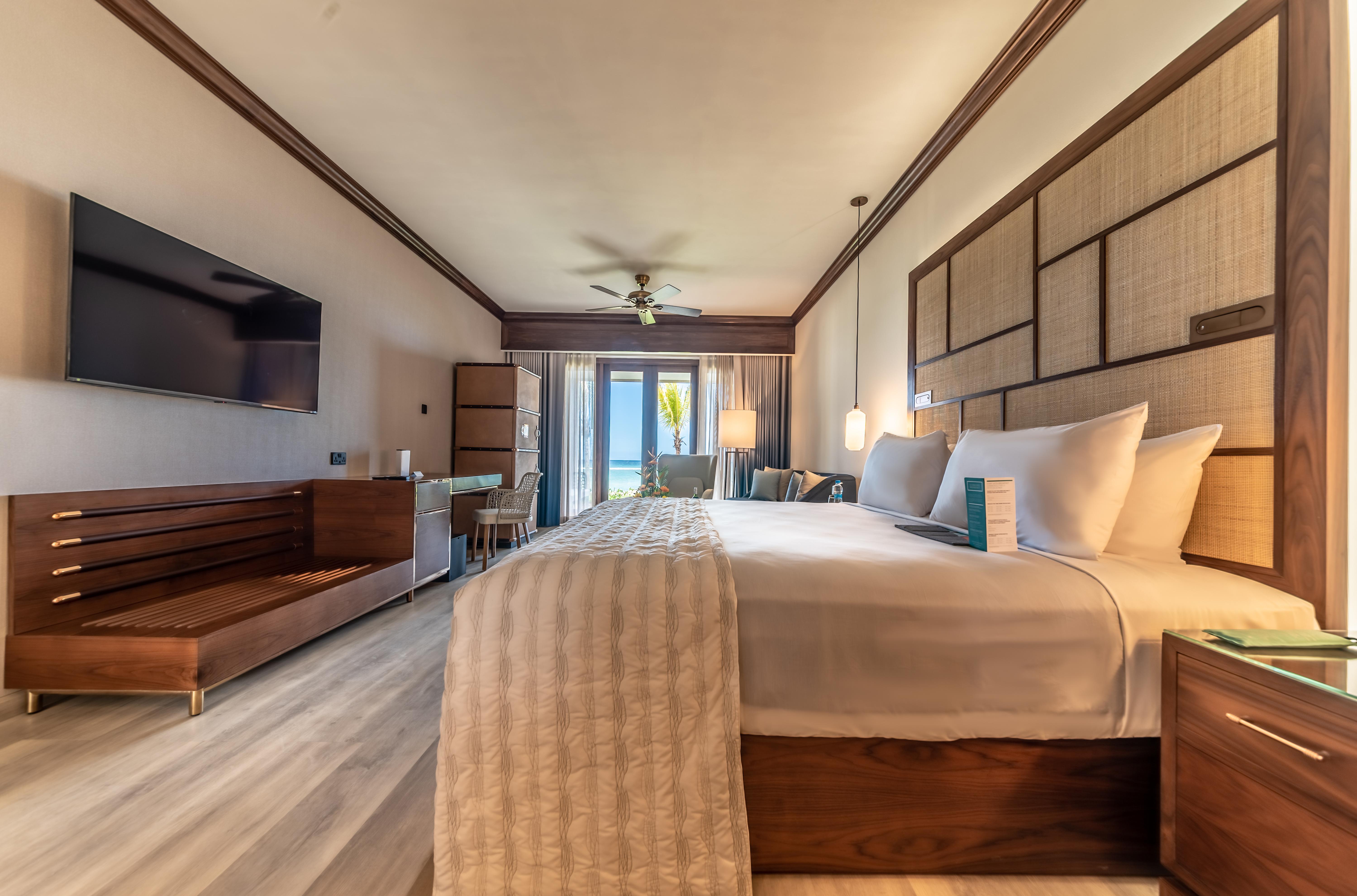 Le Meridien Ile Maurice Пуант-о-Пиман Экстерьер фото A guest room at the Hilton Maldives Iru Veli