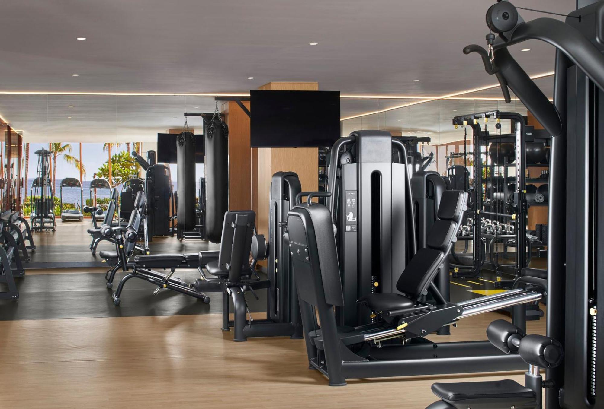 Le Meridien Ile Maurice Пуант-о-Пиман Экстерьер фото The gym at the hotel